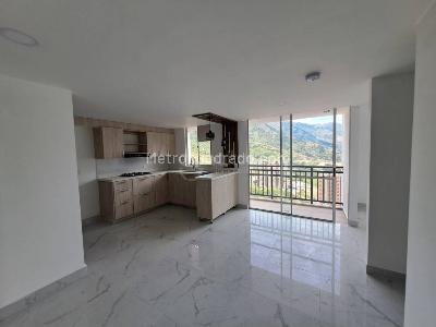 Apartamento de 2 alcobas en venta en Santa Ana, Bello, 63 m² · foto 4 de 12