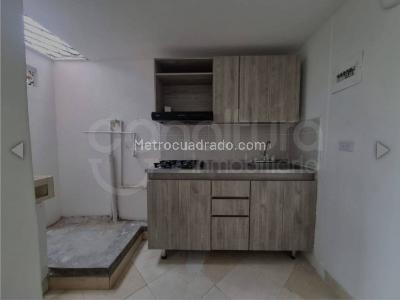 Apartamento de 4 alcobas en venta en Terranova, Bello, 58 m² · foto 2 de 19