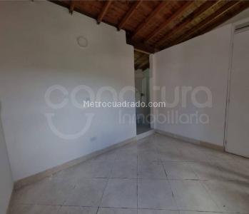 Apartamento de 4 alcobas en venta en Terranova, Bello, 58 m² · foto 9 de 19