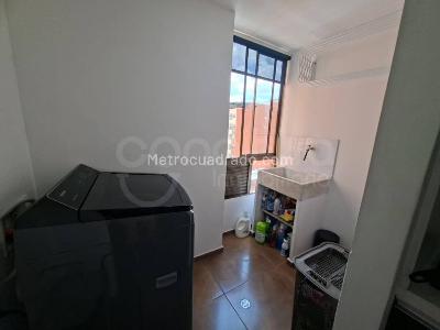 Apartamento de 2 alcobas en venta en Parque, Sabaneta, 72 m² · foto 12 de 14