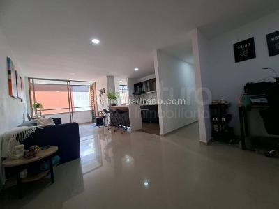 Apartamento de 2 alcobas en venta en Parque, Sabaneta, 72 m² · foto 2 de 14