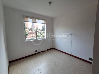 Apartamento de 3 alcobas en venta en Loma De Los Bernal, Medellín, 69 m² · foto 7 de 14