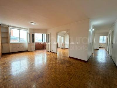 Apartamento en venta en La Candelaria, Medellín · foto 3 de 17