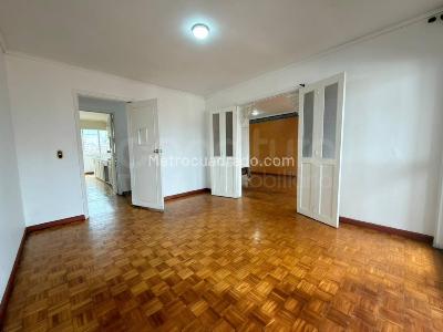 Apartamento en venta en La Candelaria, Medellín · foto 4 de 17