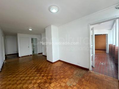Apartamento en venta en La Candelaria, Medellín · foto 6 de 17
