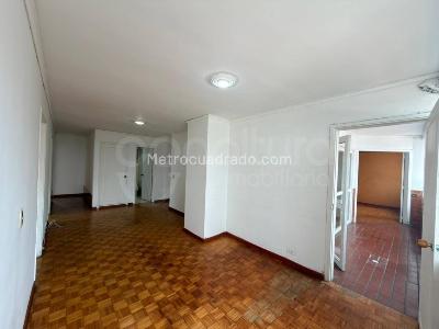 Apartamento en venta en La Candelaria, Medellín · foto 7 de 17