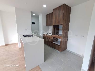Apartamento de 2 alcobas en venta en San Jose, Sabaneta, 76 m² · foto 2 de 15
