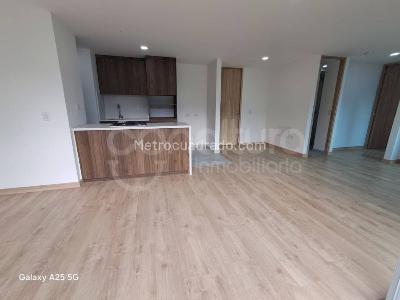 Apartamento de 2 alcobas en venta en San Jose, Sabaneta, 76 m² · foto 4 de 15
