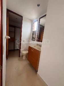 Apartamento de 3 alcobas en arriendo en Loma De Los Parra, Medellín, 153 m² · foto 14 de 19
