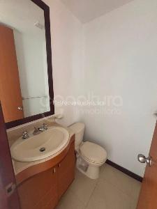 Apartamento de 3 alcobas en arriendo en Loma De Los Parra, Medellín, 153 m² · foto 15 de 19