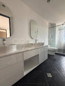 Apartamento de 3 alcobas en arriendo en Loma De Los Parra, Medellín, 153 m² · foto 12 de 18