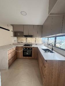 Apartamento de 3 alcobas en arriendo en Loma De Los Parra, Medellín, 153 m² · foto 2 de 18