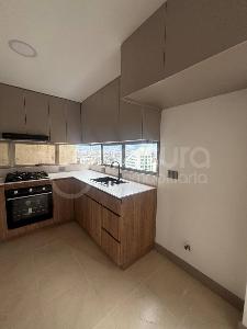 Apartamento de 3 alcobas en arriendo en Loma De Los Parra, Medellín, 153 m² · foto 3 de 18