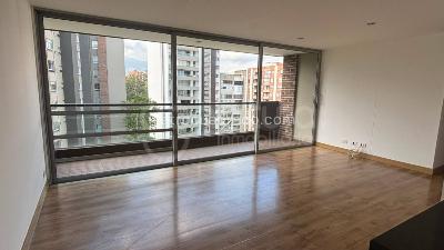 Apartamento de 3 alcobas en arriendo en Santa Fe, Medellín, 94 m² · foto 3 de 8