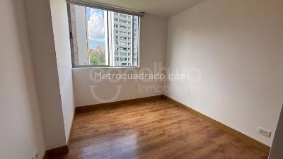Apartamento de 3 alcobas en arriendo en Santa Fe, Medellín, 94 m² · foto 5 de 8