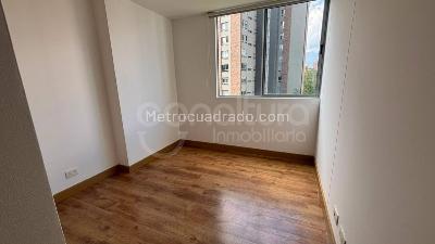 Apartamento de 3 alcobas en arriendo en Santa Fe, Medellín, 94 m² · foto 6 de 8