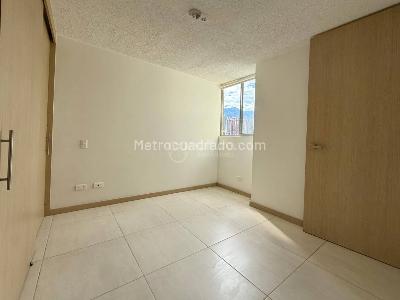 Apartamento de 3 alcobas en venta en Amazonia, Bello, 72 m² · foto 10 de 17