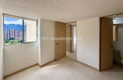 Apartamento de 3 alcobas en venta en Amazonia, Bello, 72 m² · foto 7 de 17