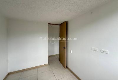 Apartamento de 3 alcobas en venta en Amazonia, Bello, 72 m² · foto 8 de 17