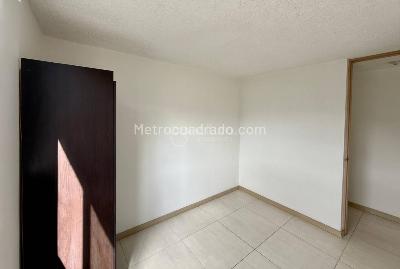 Apartamento de 3 alcobas en venta en Amazonia, Bello, 72 m² · foto 9 de 17