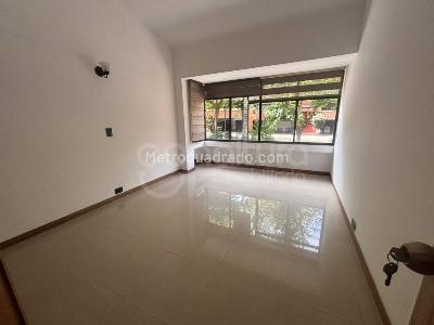 Apartamento en arriendo en El Tesoro, Medellín · foto 8 de 17