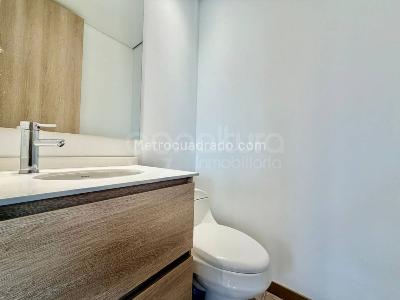 Apartaestudio en arriendo en El Poblado, Medellín, 67 m² · foto 13 de 19