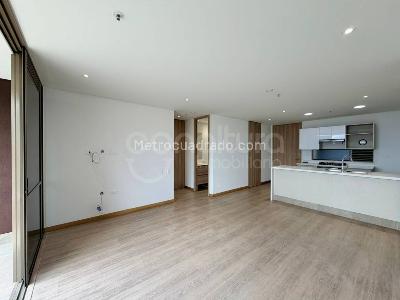 Apartaestudio en arriendo en El Poblado, Medellín, 67 m² · foto 7 de 19