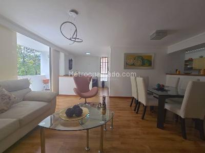Apartamento de 3 alcobas en venta en Loma De Los Bernal, Medellín, 150 m² · foto 4 de 19