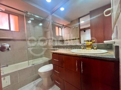 Apartamento de 3 alcobas en arriendo en Los Balsos, Medellín, 145 m² · foto 9 de 13