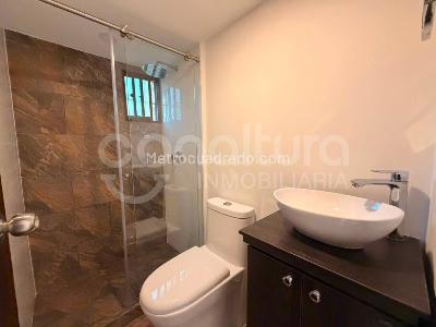 Apartamento de 2 alcobas en arriendo en Loma De Los Parra, Medellín, 76 m² · foto 11 de 15