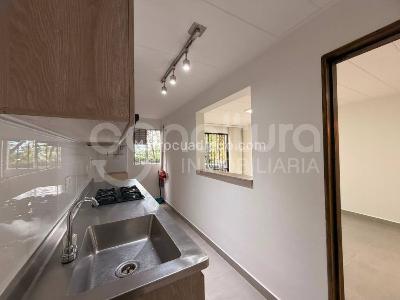 Apartamento de 2 alcobas en arriendo en Loma De Los Parra, Medellín, 76 m² · foto 2 de 15