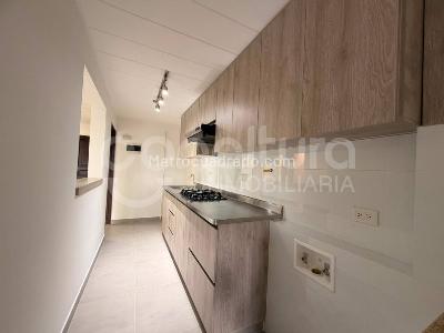 Apartamento de 2 alcobas en arriendo en Loma De Los Parra, Medellín, 76 m² · foto 3 de 15