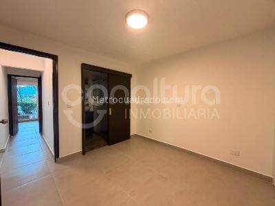 Apartamento de 2 alcobas en arriendo en Loma De Los Parra, Medellín, 76 m² · foto 9 de 15