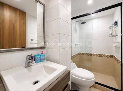 Apartamento de 3 alcobas en venta en El Poblado, Medellín, 101 m² · foto 15 de 19