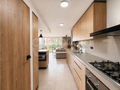 Apartamento de 3 alcobas en venta en El Poblado, Medellín, 101 m² · foto 3 de 19