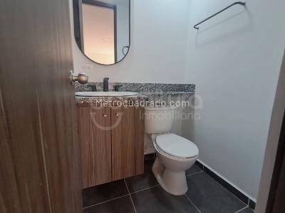 Apartamento de 3 alcobas en venta en Niquia, Bello, 103 m² · foto 10 de 12