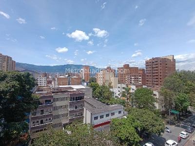 Apartamento en venta en Los Colores, Medellín · foto 6 de 18