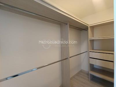 Apartamento en venta en Los Colores, Medellín · foto 7 de 18