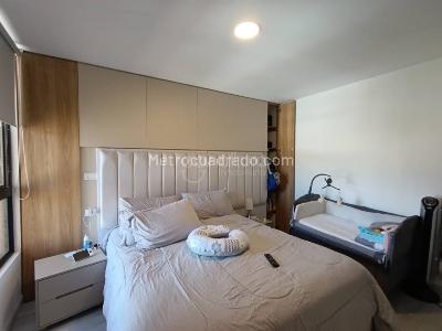 Apartamento de 3 alcobas en arriendo en Los Colores, Medellín, 85 m² · foto 6 de 12