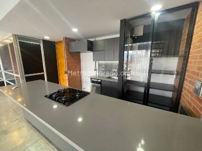 Apartaestudio en arriendo en Patio Bonito, Medellín, 125 m² · foto 2 de 9