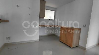 Apartamento de 2 alcobas en arriendo en Loma De Los Bernal, Medellín, 85 m² · foto 6 de 12
