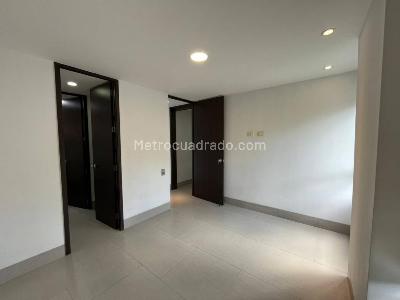 Apartamento de 2 alcobas en arriendo en Altos Del Poblado, Medellín, 72 m² · foto 7 de 15
