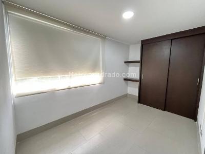Apartamento de 2 alcobas en arriendo en Altos Del Poblado, Medellín, 72 m² · foto 8 de 15