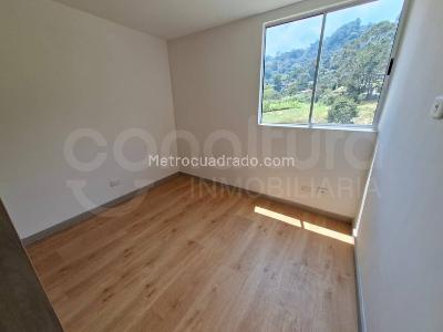 Apartamento de 2 alcobas en arriendo en Envigado, Envigado, 61 m² · foto 10 de 14