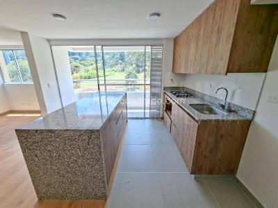 Apartamento de 2 alcobas en arriendo en Envigado, Envigado, 61 m² · foto 2 de 14