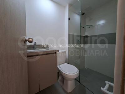 Apartamento de 2 alcobas en arriendo en Envigado, Envigado, 61 m² · foto 8 de 14