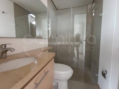 Apartamento de 2 alcobas en arriendo en Medellin, Medellín, 77 m² · foto 12 de 14