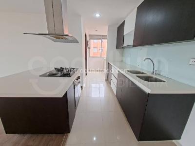 Apartamento de 3 alcobas en arriendo en Envigado, Envigado, 150 m² · foto 2 de 15