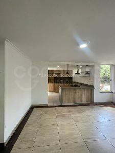 Casa de 5 alcobas en arriendo en Medellin, Medellín, 400 m² · foto 4 de 15