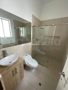 Casa de 5 alcobas en arriendo en Medellin, Medellín, 400 m² · foto 6 de 15